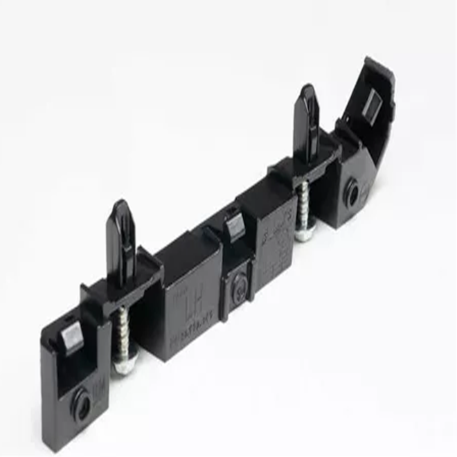 Guia Parachoque Dianteiro COBALT 2016 A 2020 Direito Guia Parachoque Dianteiro COBALT 2016 A 2020 Direito