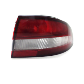 Lanterna OMEGA Australiano 1999 a 2001 Direito Usada Lanterna OMEGA Australiano 1999 a 2001 Direito Usada